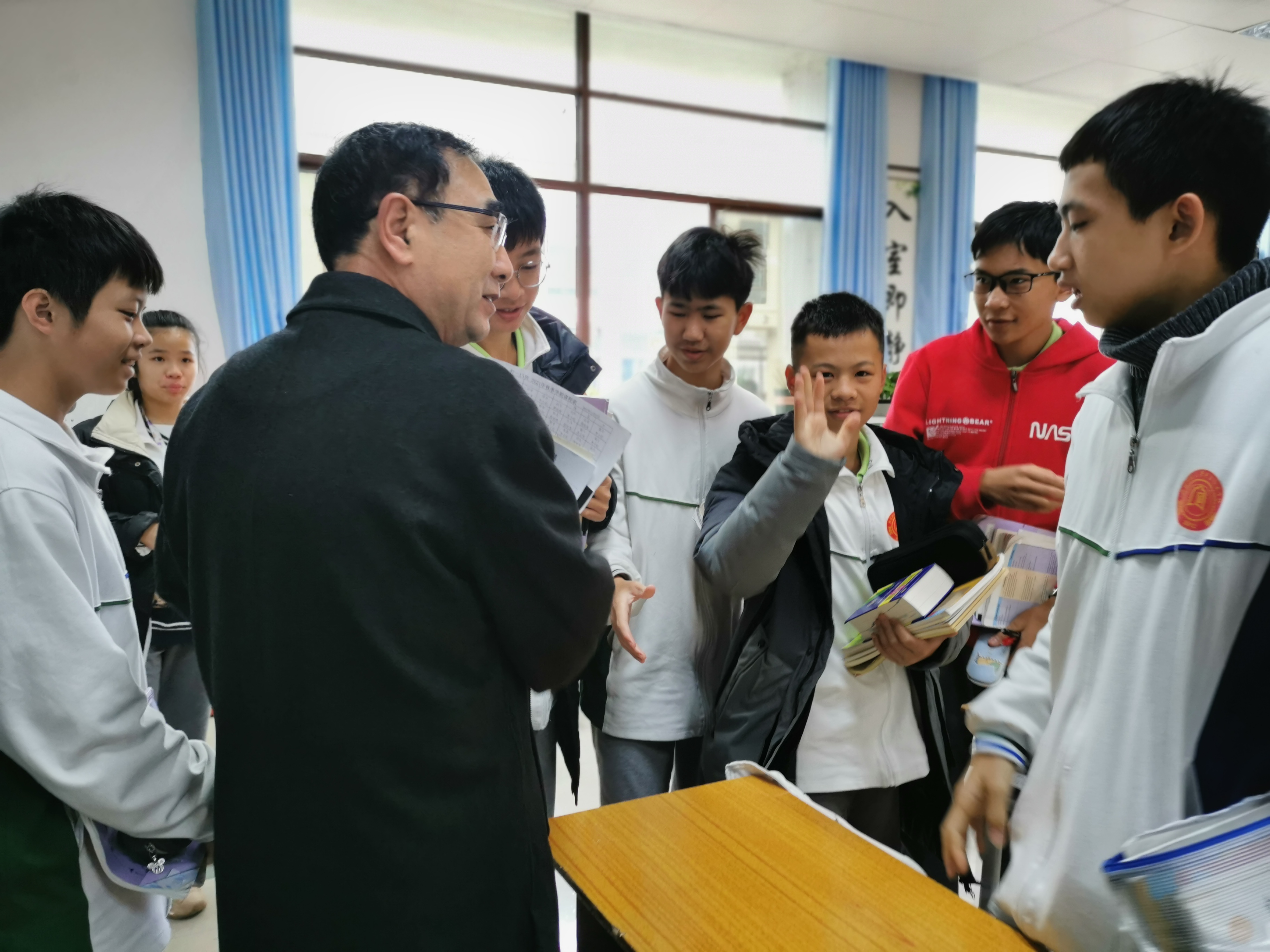 平果市第五届道德模范｜高庆海：敬业奉献 立德树人行动楷模