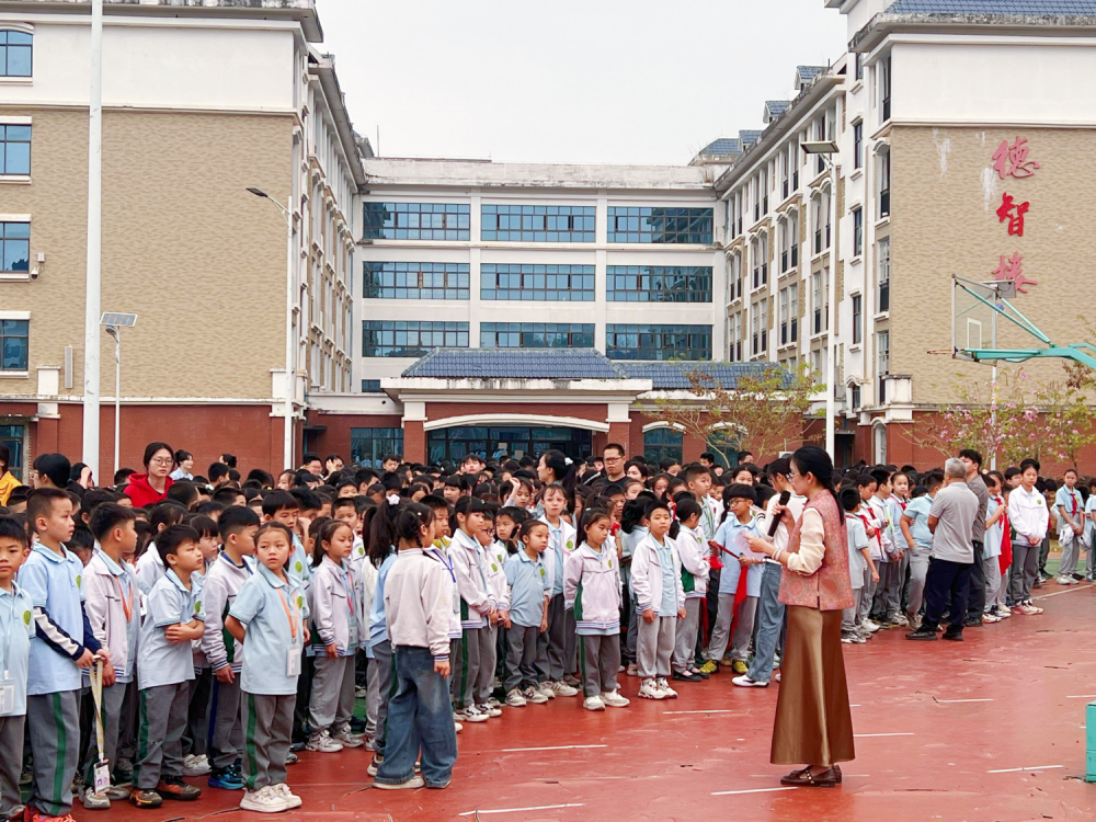 消防安全记心间 应急演练筑防线 ——我校组织开展防火疏散演练